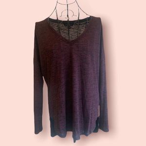 Rock & Republic V neck long sleeve pullover size L